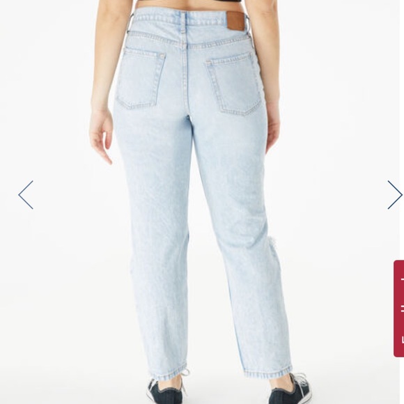 Light Wash Mom Jeans - Picture 7 of 11